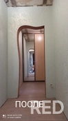 Нанесена декоративная штукатурка "Карта мира" в коридоре.